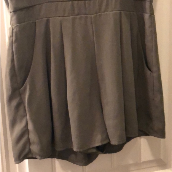 romper - Picture 2 of 5